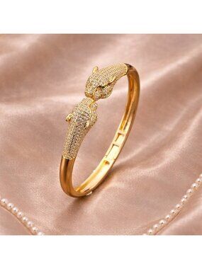 Panthere Crystal Head Encrusted Bangle Bracelet